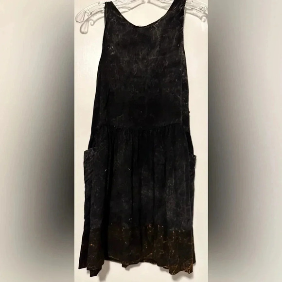 Urban Outfitters Urban Renewal black distressed sleeveless dress size M - Picture 4 of 7